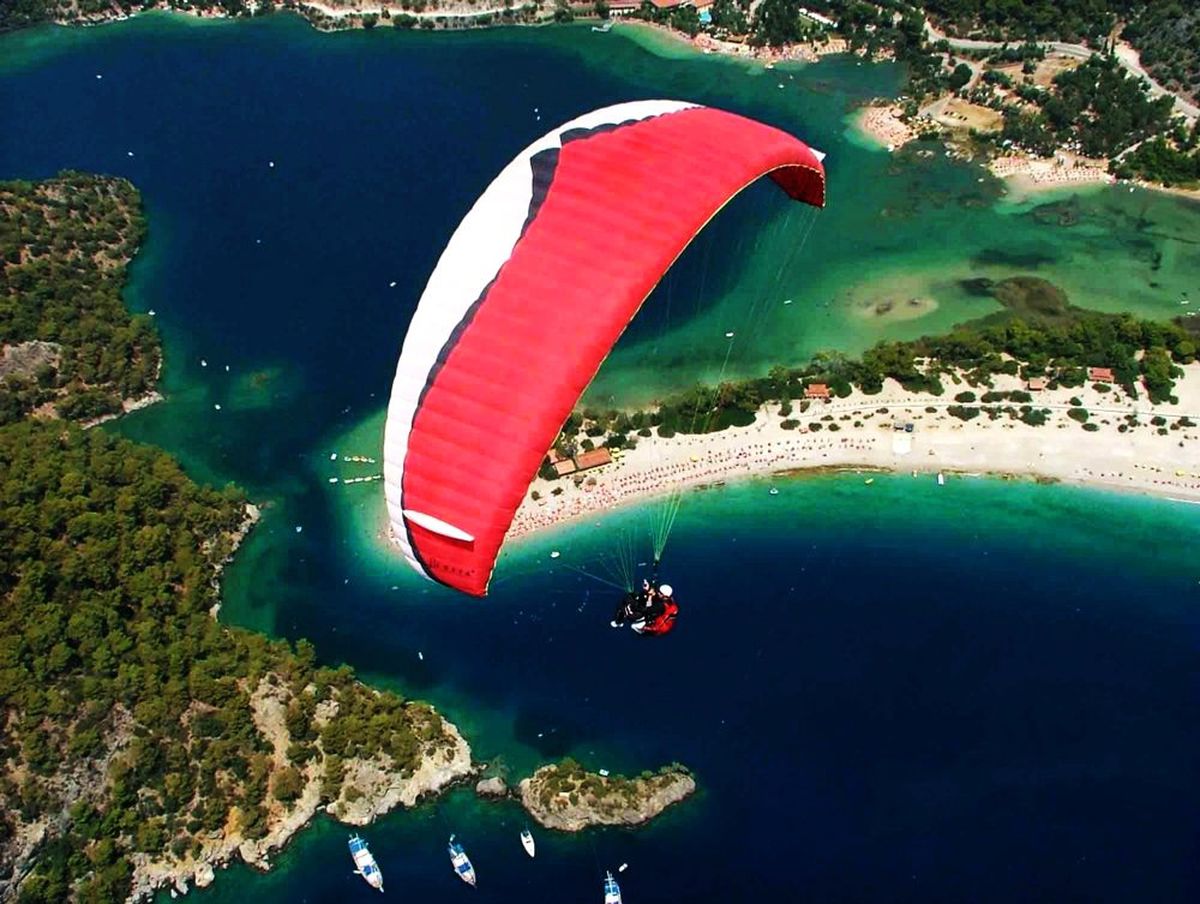 Fethiye\'de Arka Arkaya İki Paraşüt Kazası