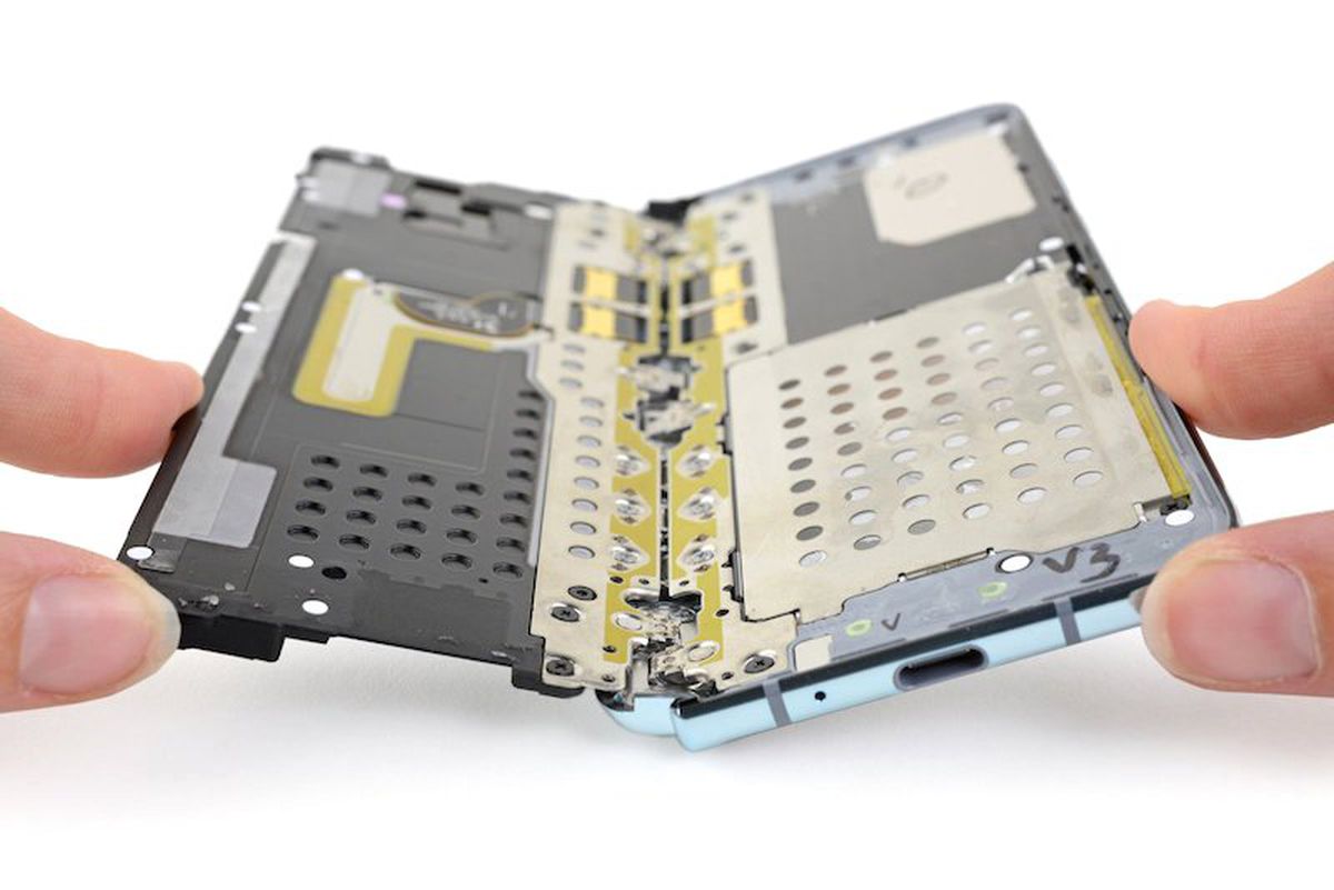 İfixit: Samsung Galaxy Fold "Alarm Verici Derecede Kırılgan"