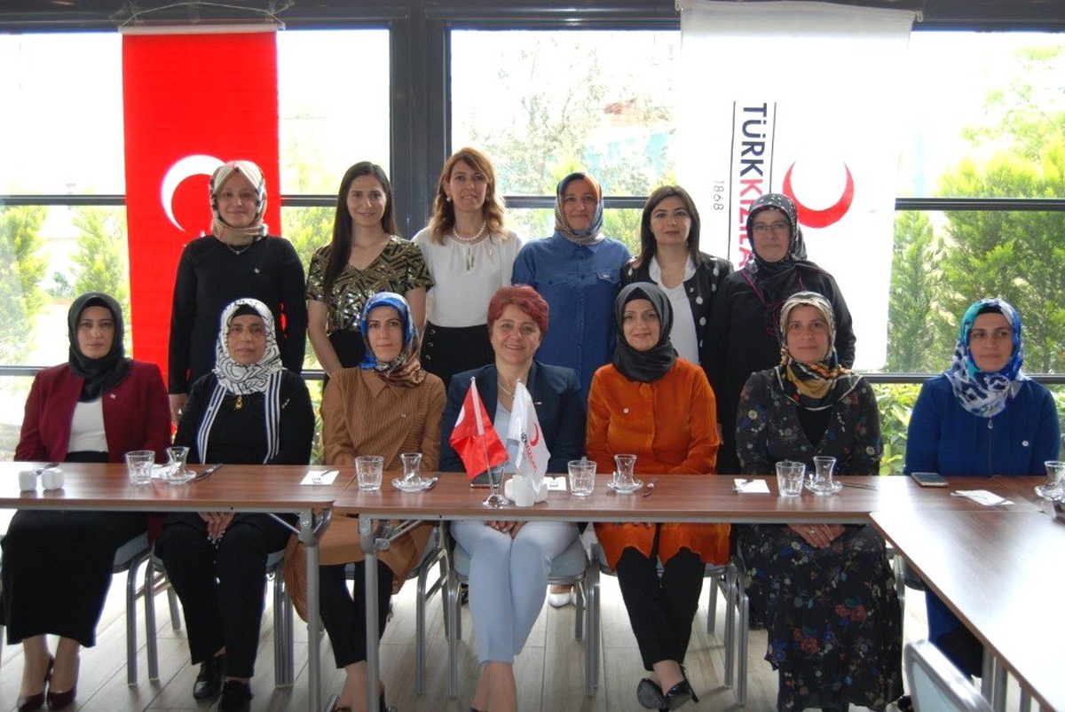 Kızılay\'ın Kadın Kolları Üyelerinden Yardım Organizasyonu
