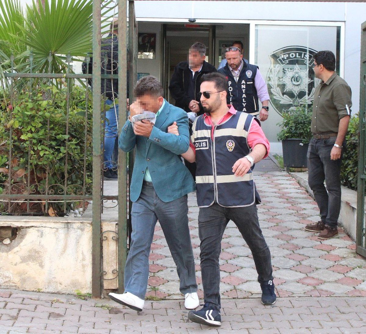Memur Yapma\' Vaadiyle Mağdur Ettiler