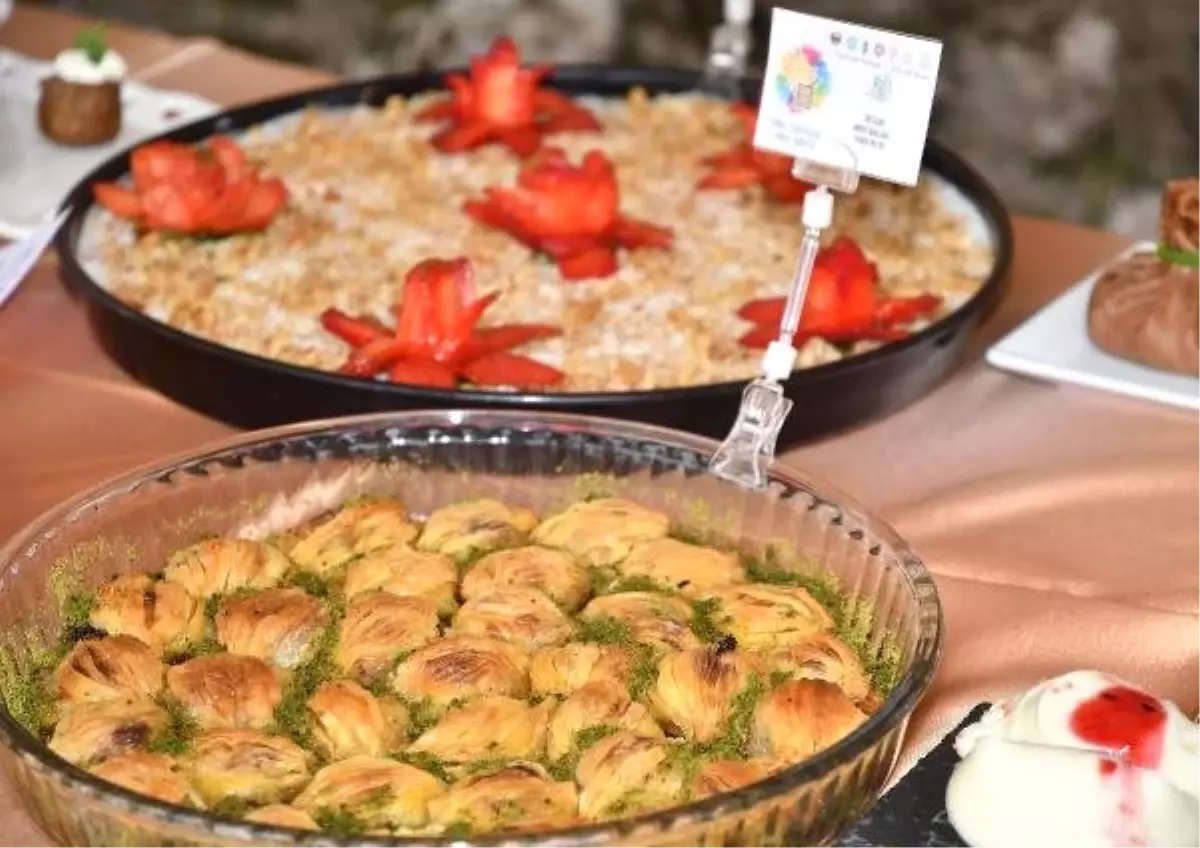 Mesir Festivali\'nde Yiyecekler Yarıştı