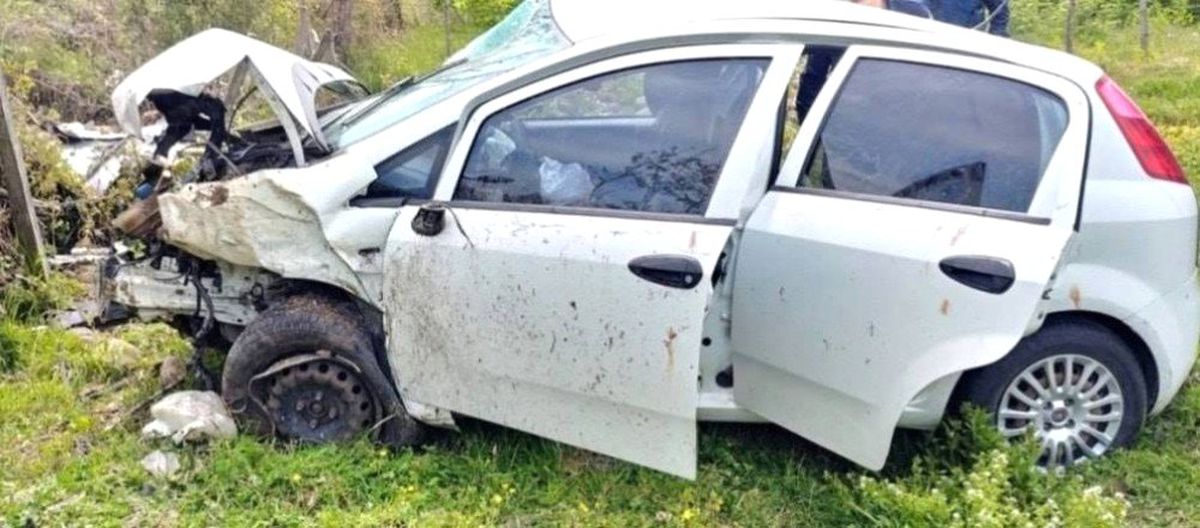 Ordu\'da Sağlıkçıların Bulunduğu Otomobil Devrildi: 4 Yaralı