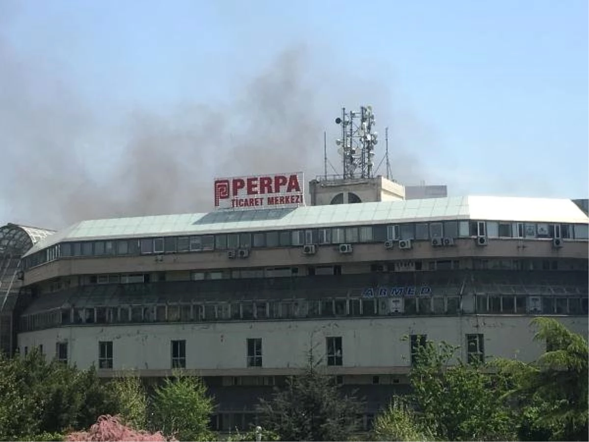Perpa\'da Bir İşyerinde Yangın (1)