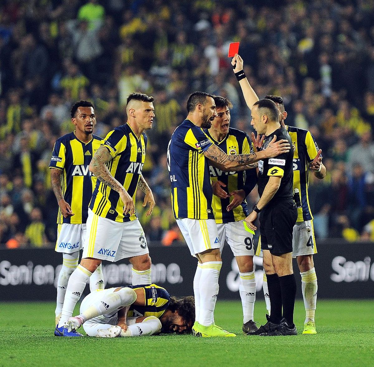 Sadık 12 Dakikada Kızardı