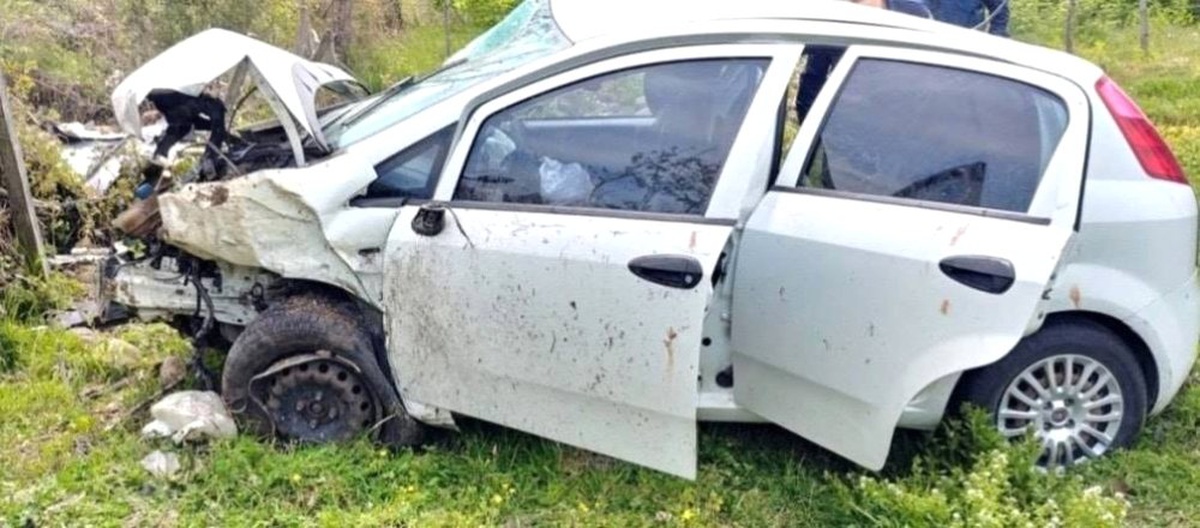 Sağlıkçıların Bulunduğu Otomobil Devrildi: 4 Yaralı