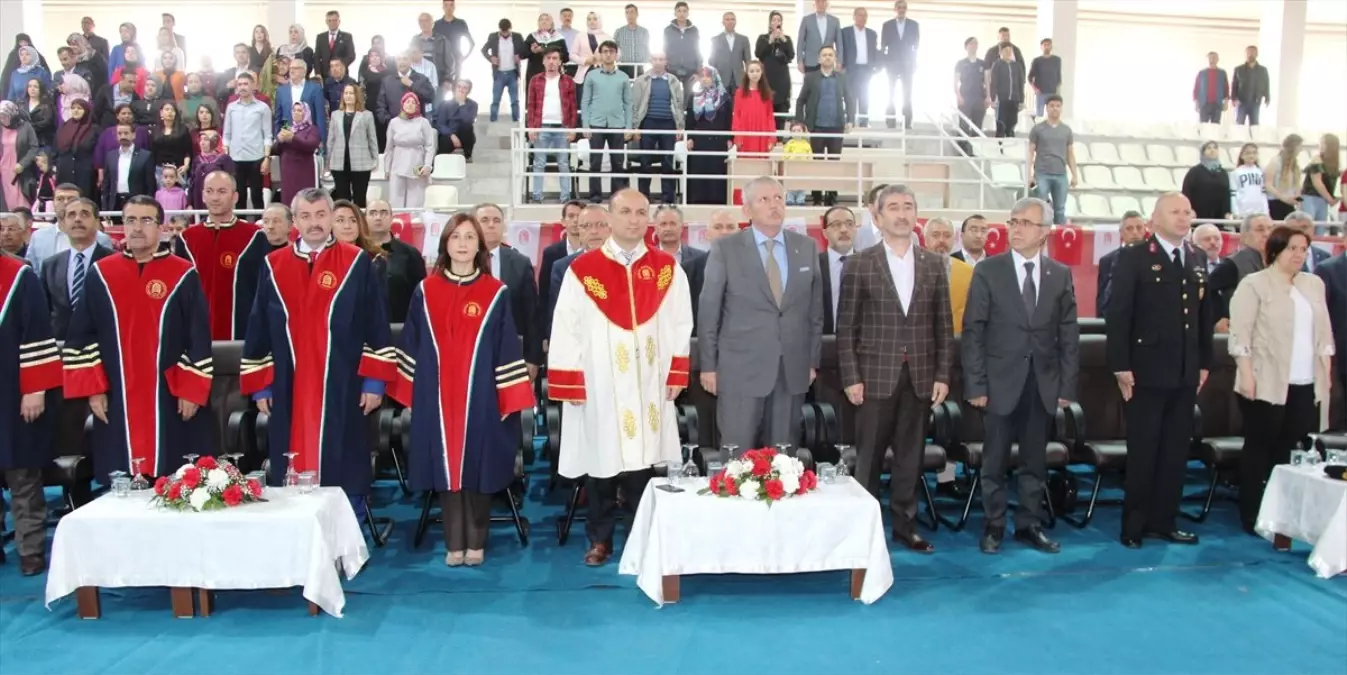 Taşova Meslek Yüksekokulunda Mezuniyet Töreni