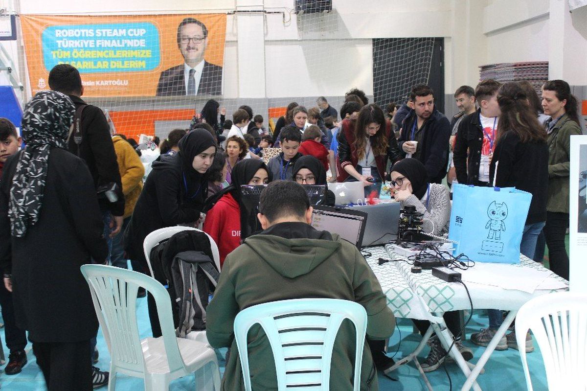 Türkiye\'de İlk Defa Düzenlenen Robotis Steam Cup Turkey Başakşehir\'de Gerçekleşti