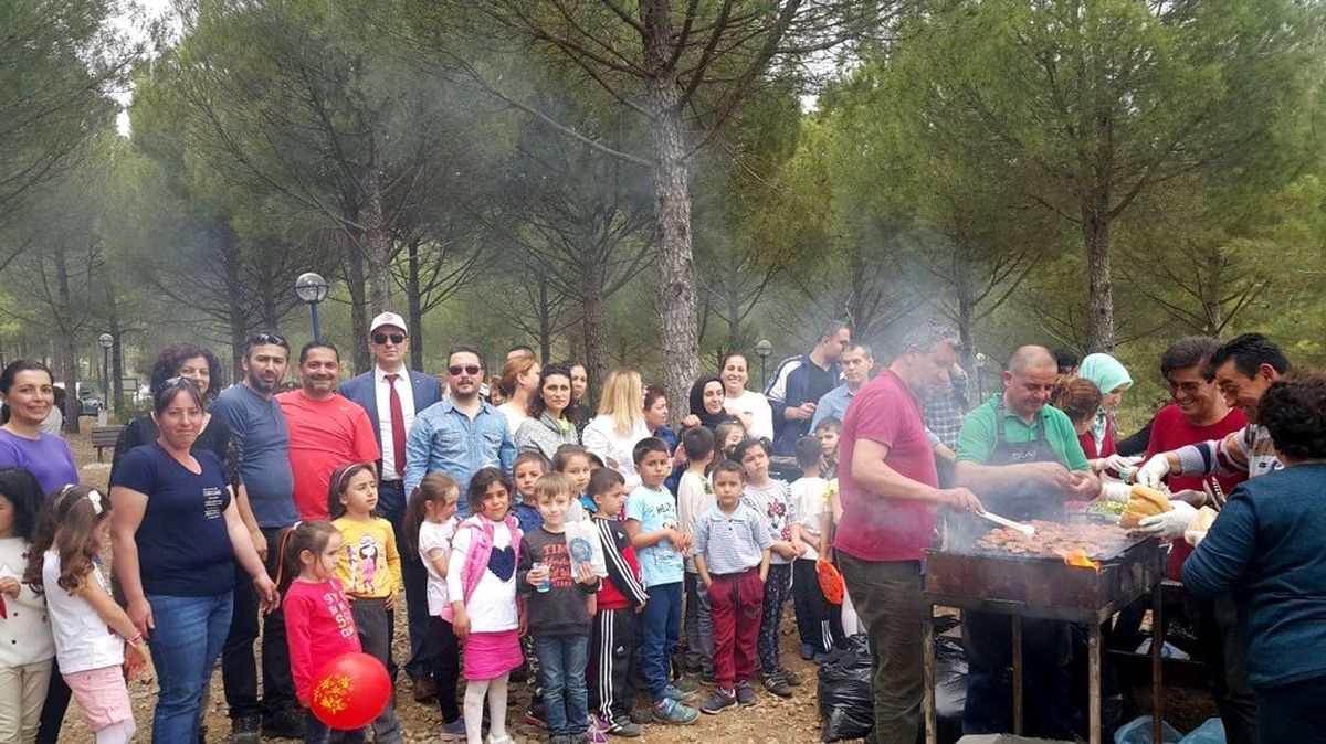 Ula\'da Öğrencilere Moral Pikniği
