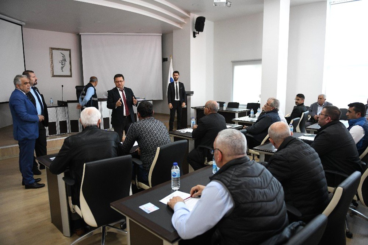 Çanakkale\'de Şoför Adayları Yazılı ve Uygulamalı Sınavdan Geçti