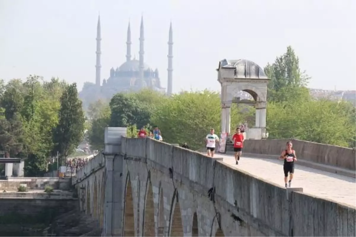 Edirne\'de, \'Dostluk Maratonu\' Koşuldu