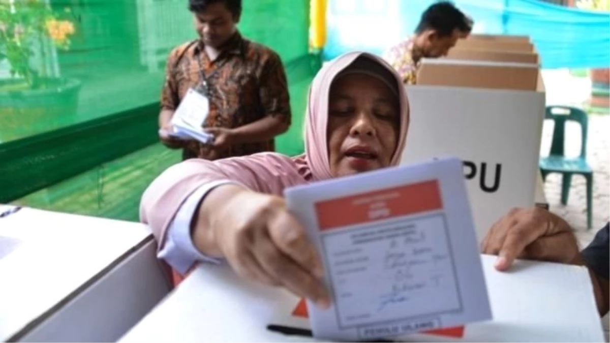 Endonezya Seçimleri: Milyonlarca Oyu Elle Sayan 270\'den Fazla Sandık Görevlisi Hayatını Kaybetti