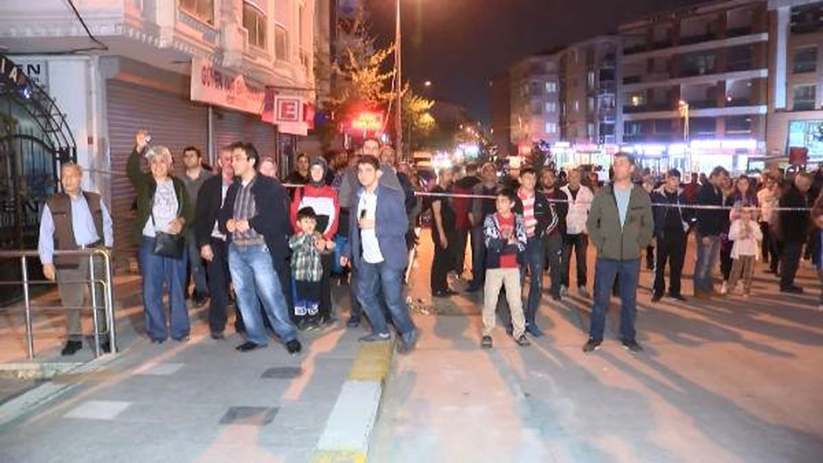 Esenyurt\'ta Boşaltılan Binalarda Vatandaşlar Evlerine Girdi