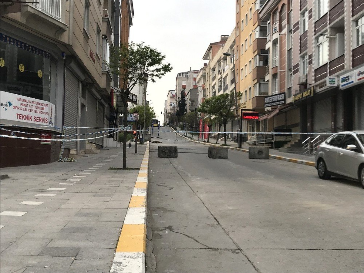 Esenyurt\'ta Çökmenin Yaşandığı Mahallede Bekleyiş Sürüyor