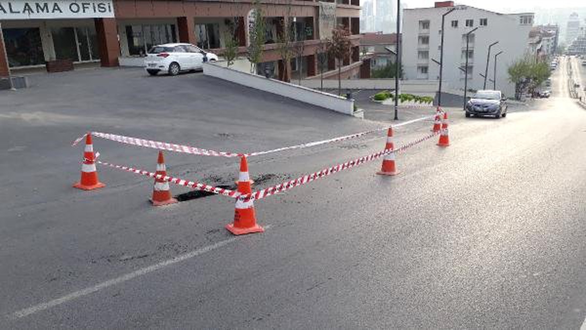 Esenyurt\'ta Yolda Çökme//ek Fotoğraflar