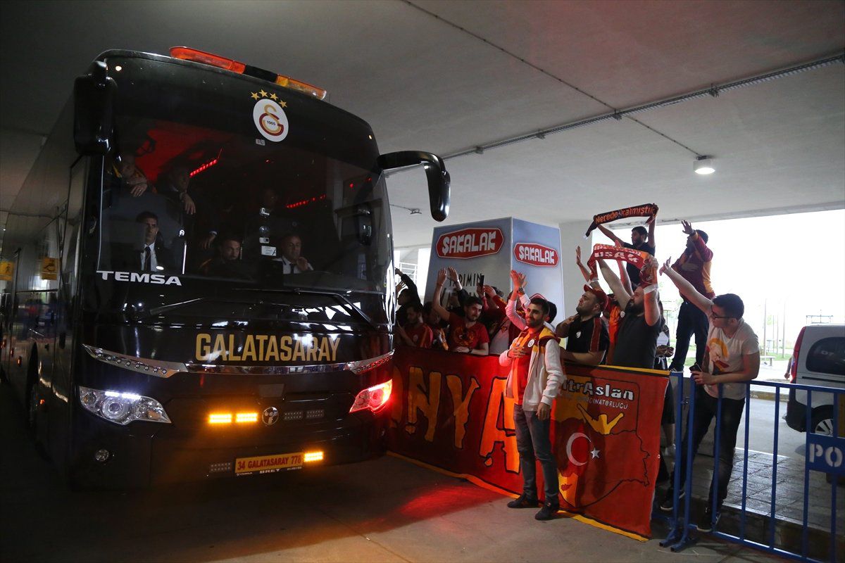Galatasaray Kafilesi Konya\'da