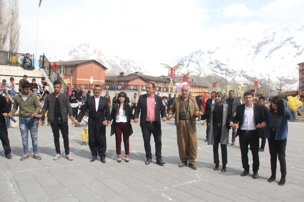 Hakkari\'de Renkli Pazar