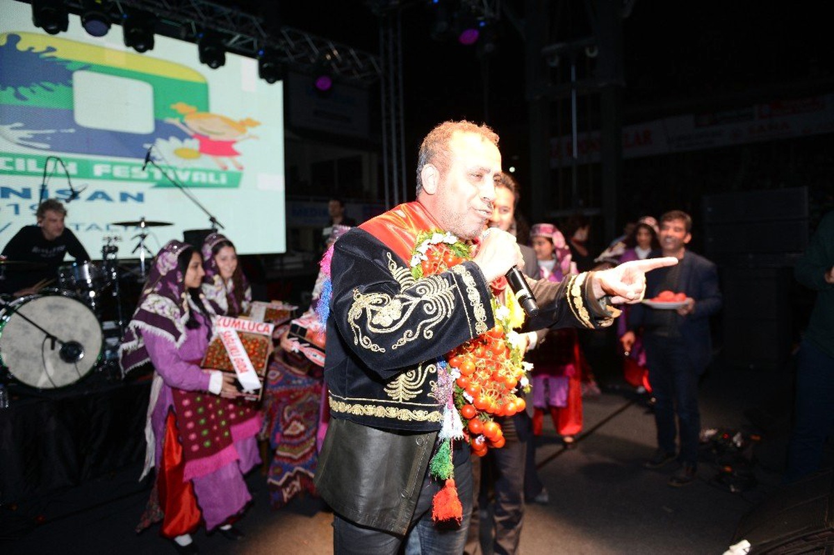 Haluk Levent, Kumluca\'da Domates Kralı Oldu