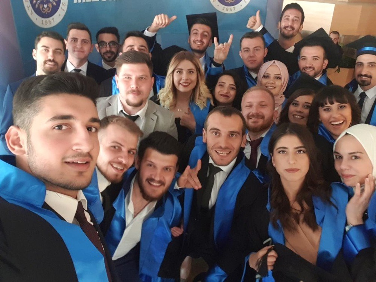 İletişim Fakültesi 2018-2019 Dönem Mezunlarını Verdi