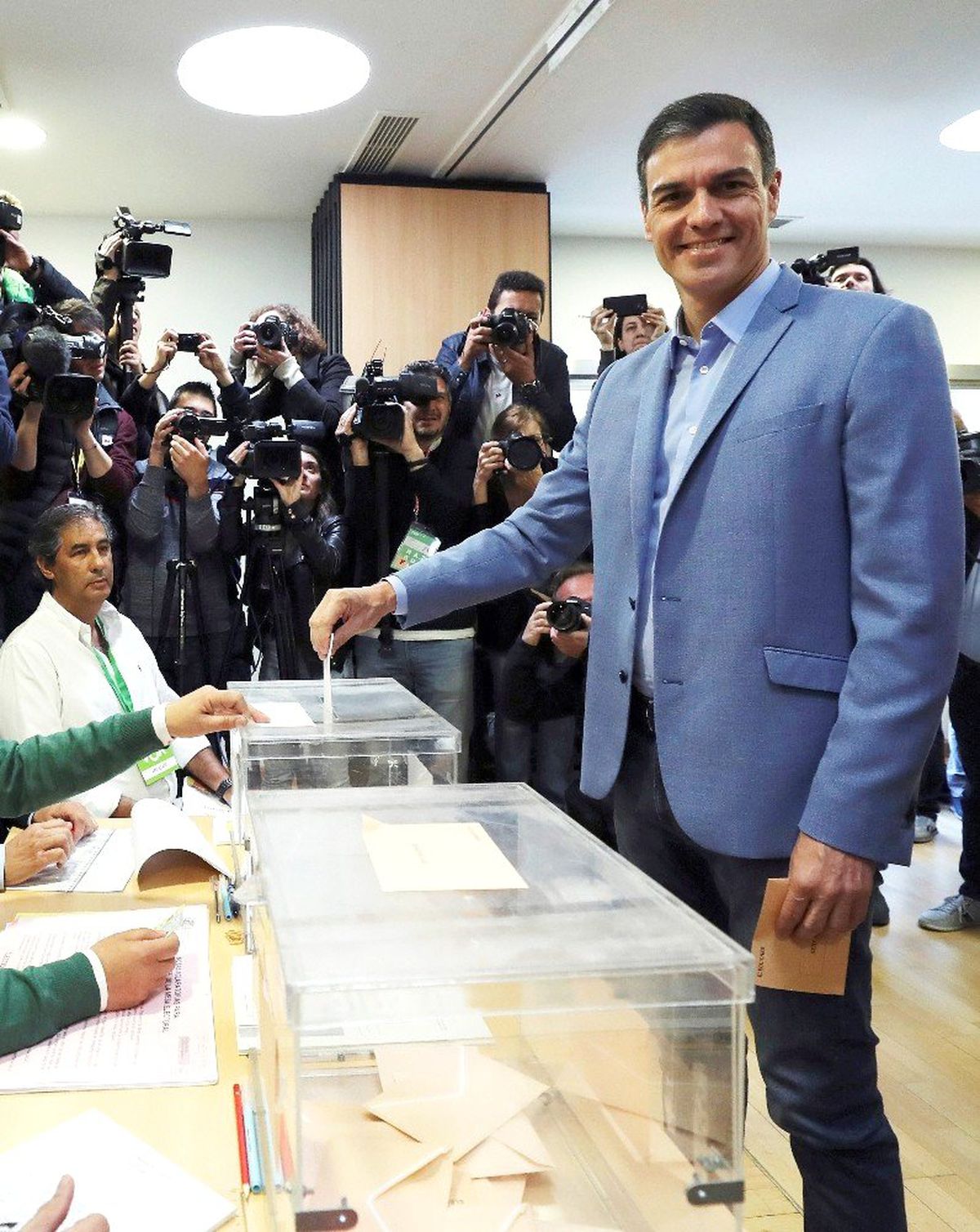 İspanyollar, 4 Yıl İçinde Yapılan 3. Genel Seçim İçin Sandık Başında