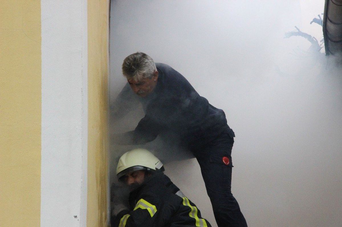 İtfaiye Eri Yaralanmaktan Son Anda Kurtuldu