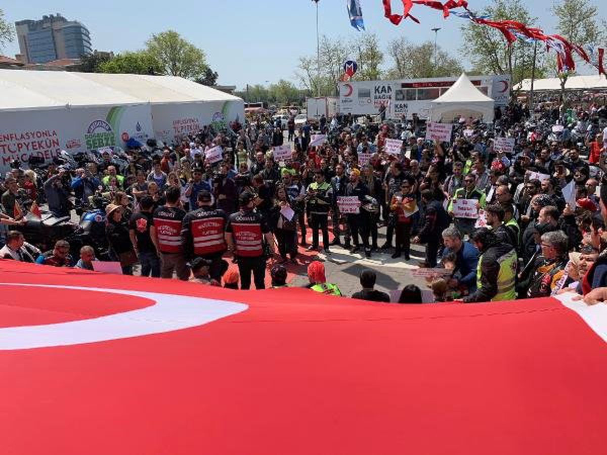Kadıköy\'de \'Motorcular\'dan Çocuk İstismarına Tepki