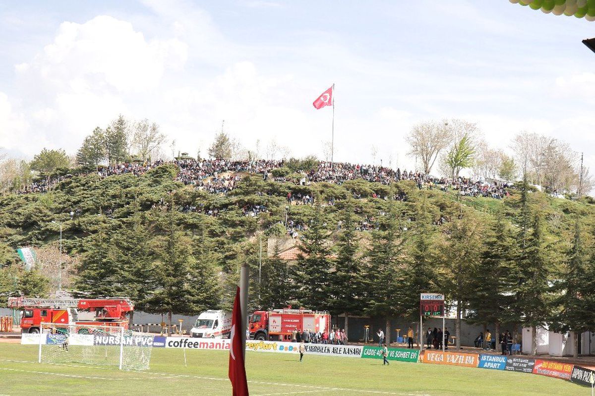 Kırşehir Belediyespor, 2. Lig Vizesini Ahi Stadı\'nda Aldı