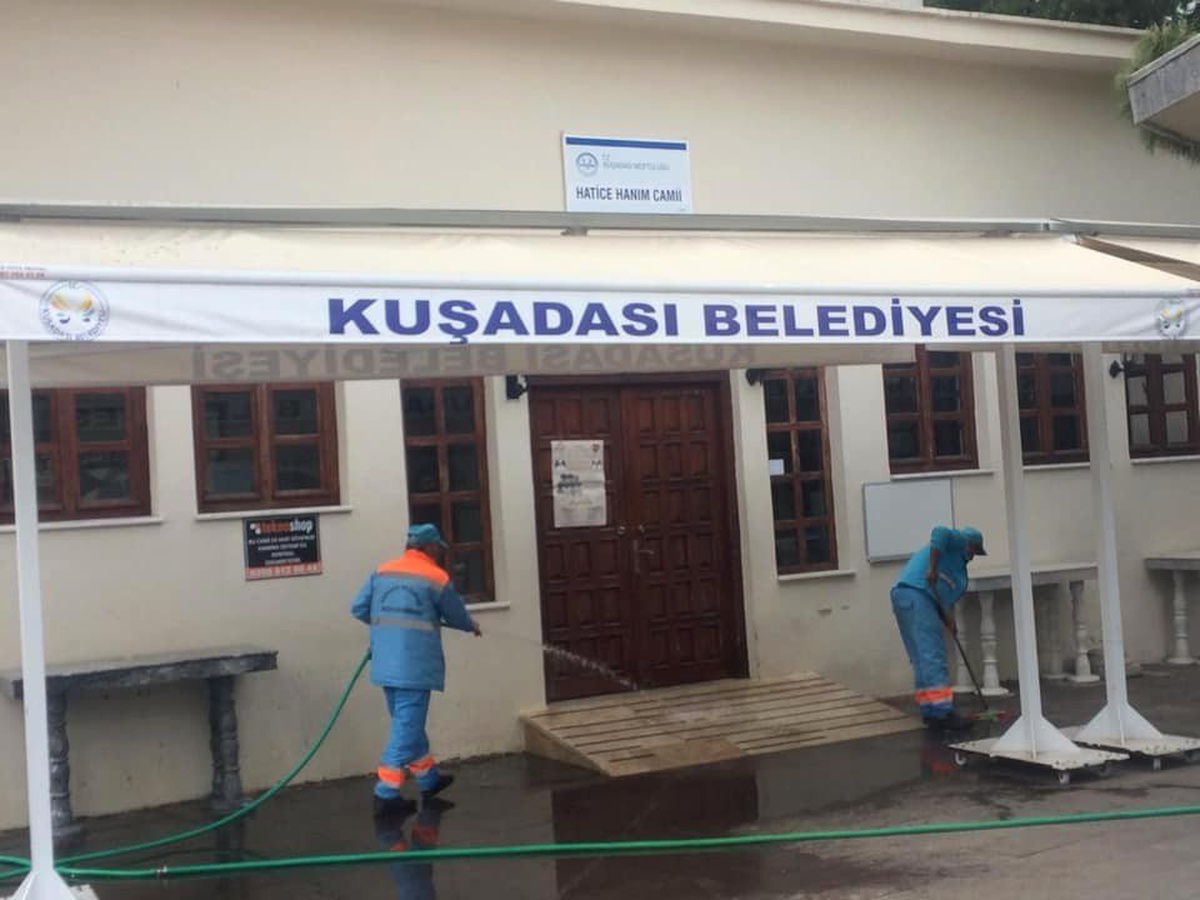 Kuşadası\'nda Camiler Temizlendi