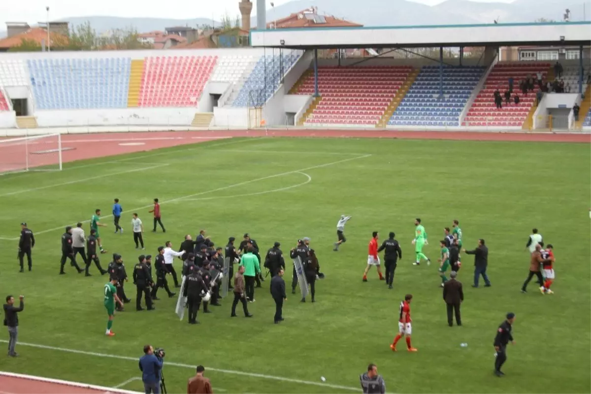 Olaylı Maçın Galibi Isparta Davrazspor Oldu