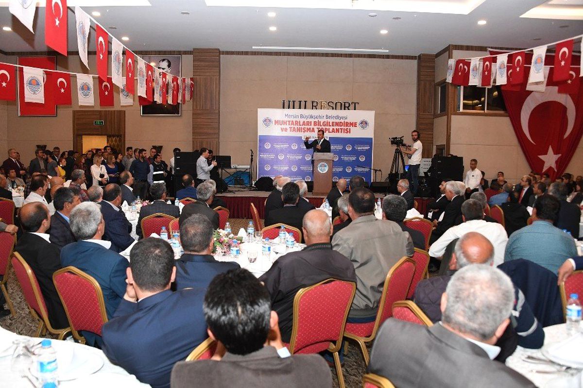Seçer, Mersin\'deki Muhtarlarla Bir Araya Geldi