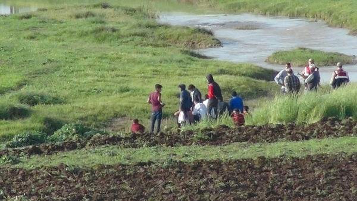Serinlemek İsteyen 2 Suriyeli\'den Biri Boğuldu, Diğeri Tedaviye Alındı