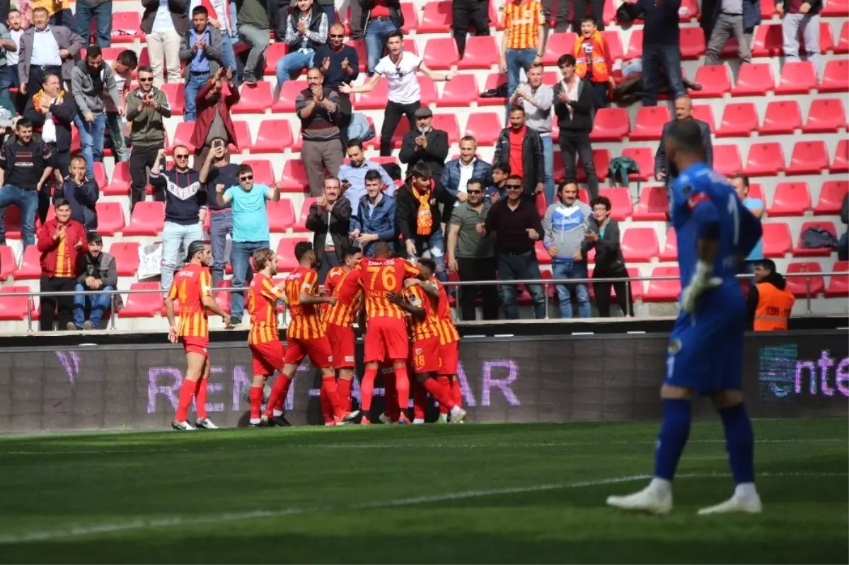 Spor Toto Süper Lig: İstikbal Mobilya Kayserispor: 1 - Aytemiz Alanyaspor: 1 (İlk Yarı)