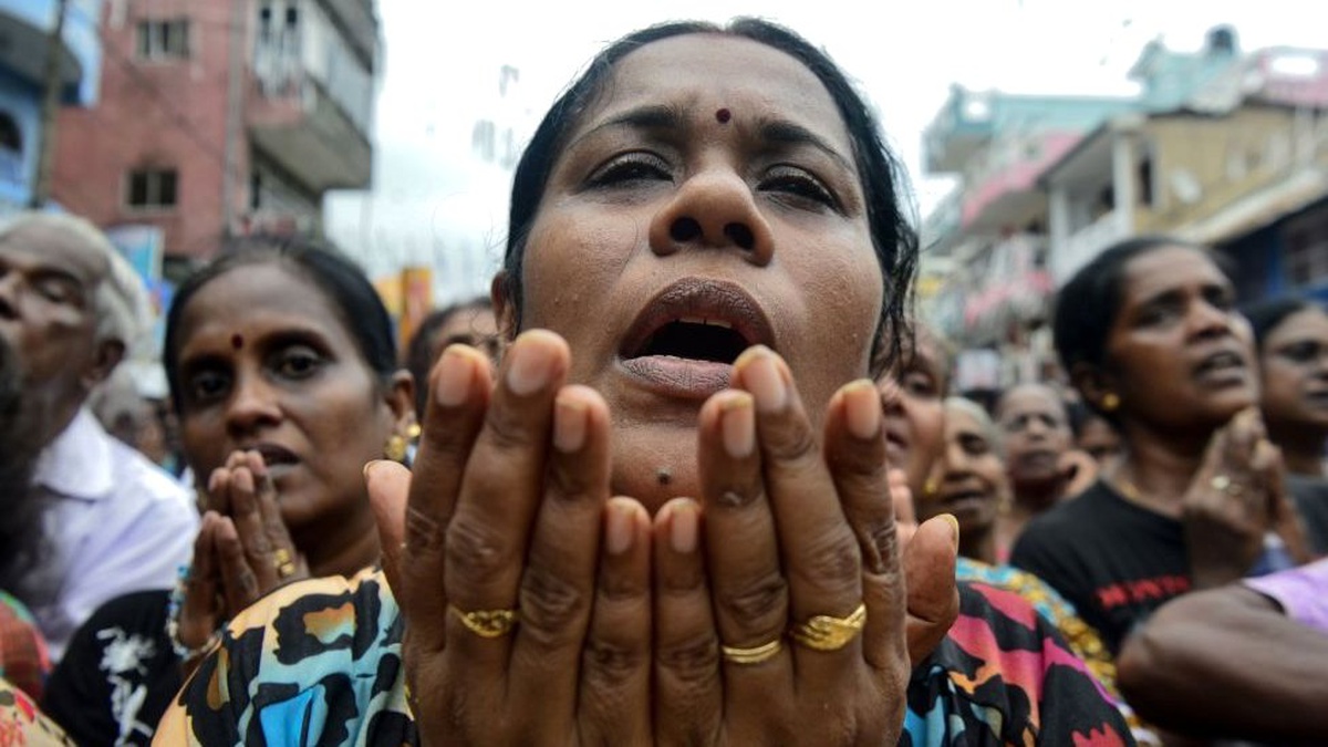 Sri Lanka Saldırıları: Kiliseler Pazar Ayinlerine Kapalı, Hristiyanlar Evlerinde Dua Etti