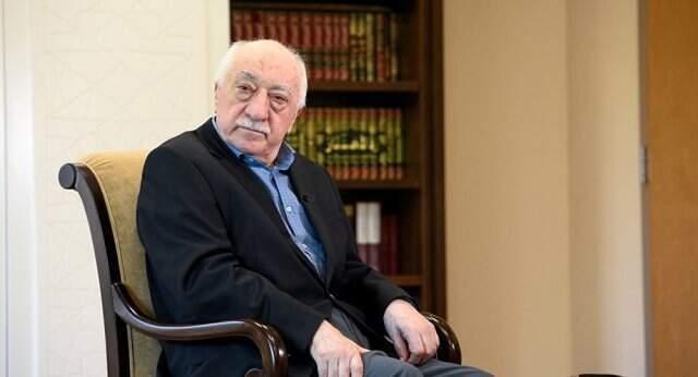 Teröristbaşı Fetullah Gülen 15 Temmuz Öncesi Pardösülü Mesaj!