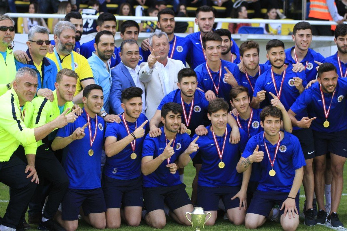 Tff 2. Lig Kırmızı Grup\'ta Şampiyon Menemenspor