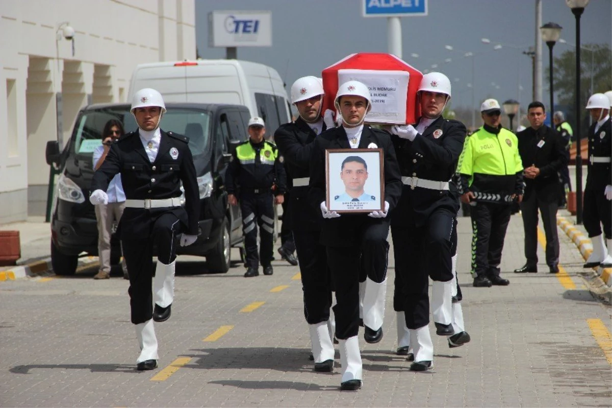 Trafik Kazasında Şehit Olan Polis Memuru İçin Tören Düzenlendi