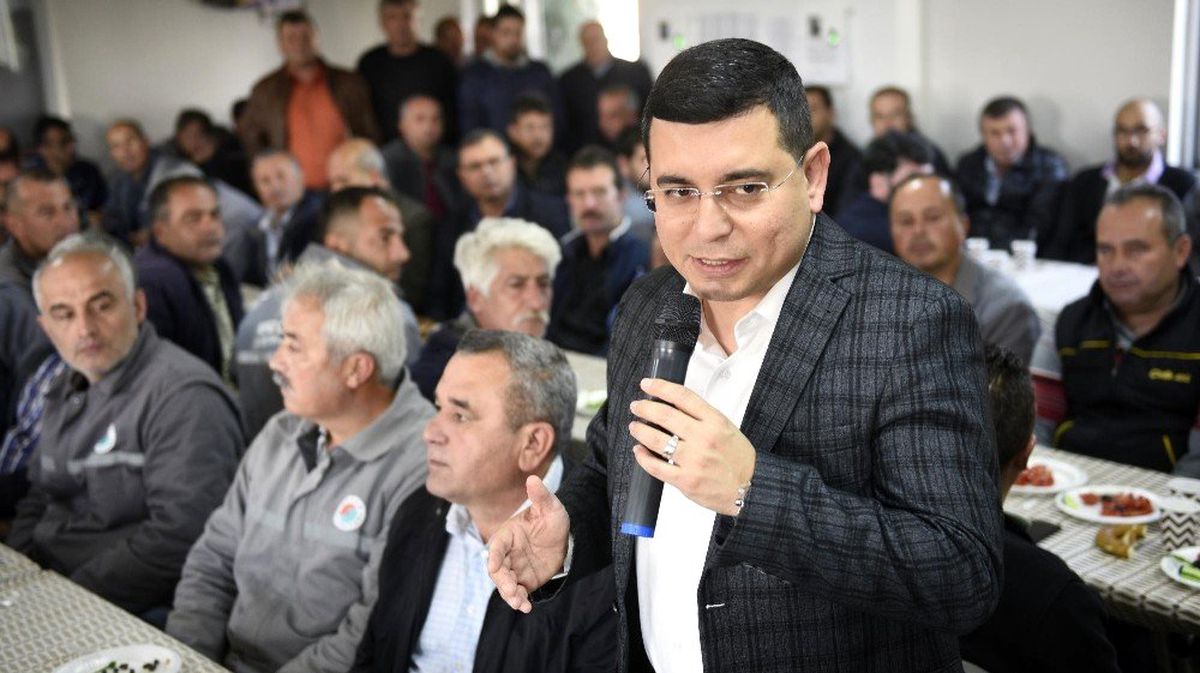 Tütüncü\'den Çalışanlarına Başarı Teşekkürü
