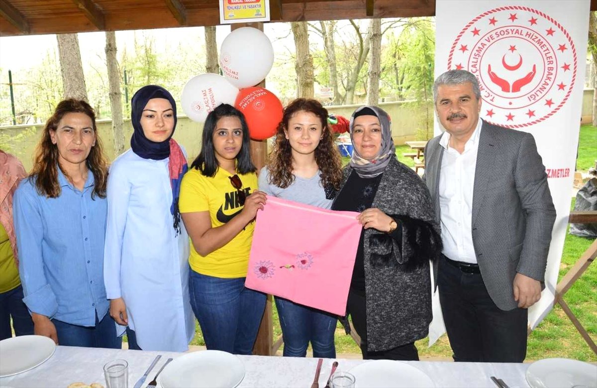 Vali Akın, Kimsesiz Çocuklar, Yaşlılar ve Engellilerle Piknik Yaptı