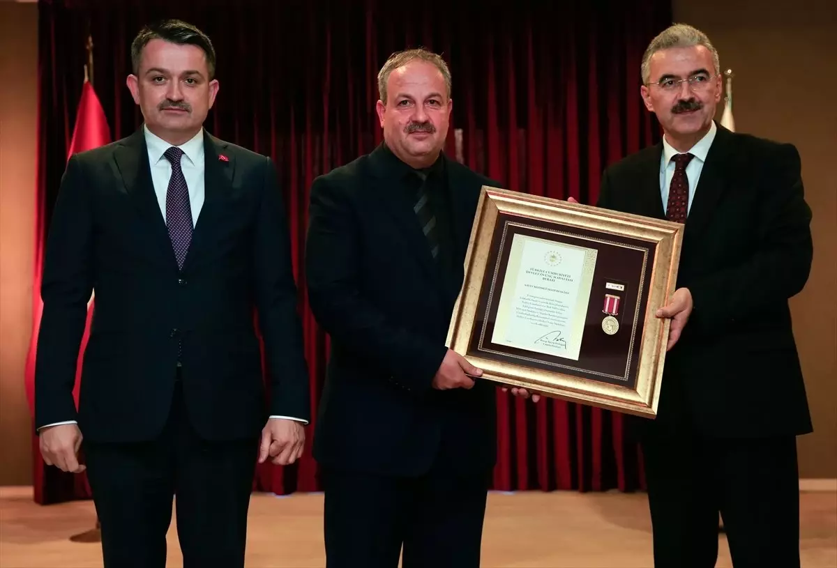 15 Temmuz Gazilerine Devlet Övünç Madalyası