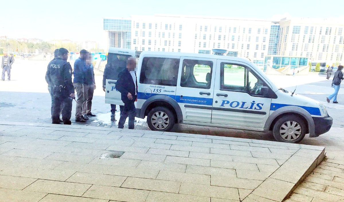 Adliye\'de Dava Sonrası Ortalık Karıştı