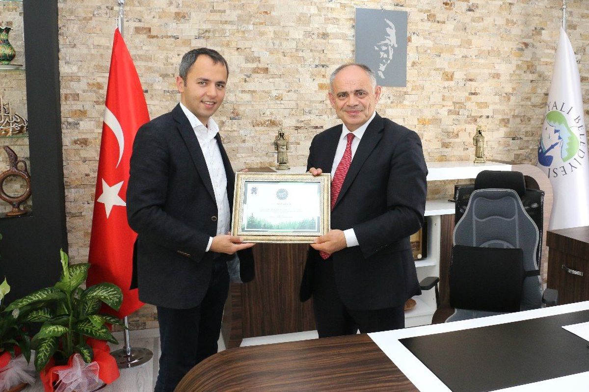 AK Parti Kayseri İl Gençlik Kollarından Başkan Öztürk\'e Ziyaret
