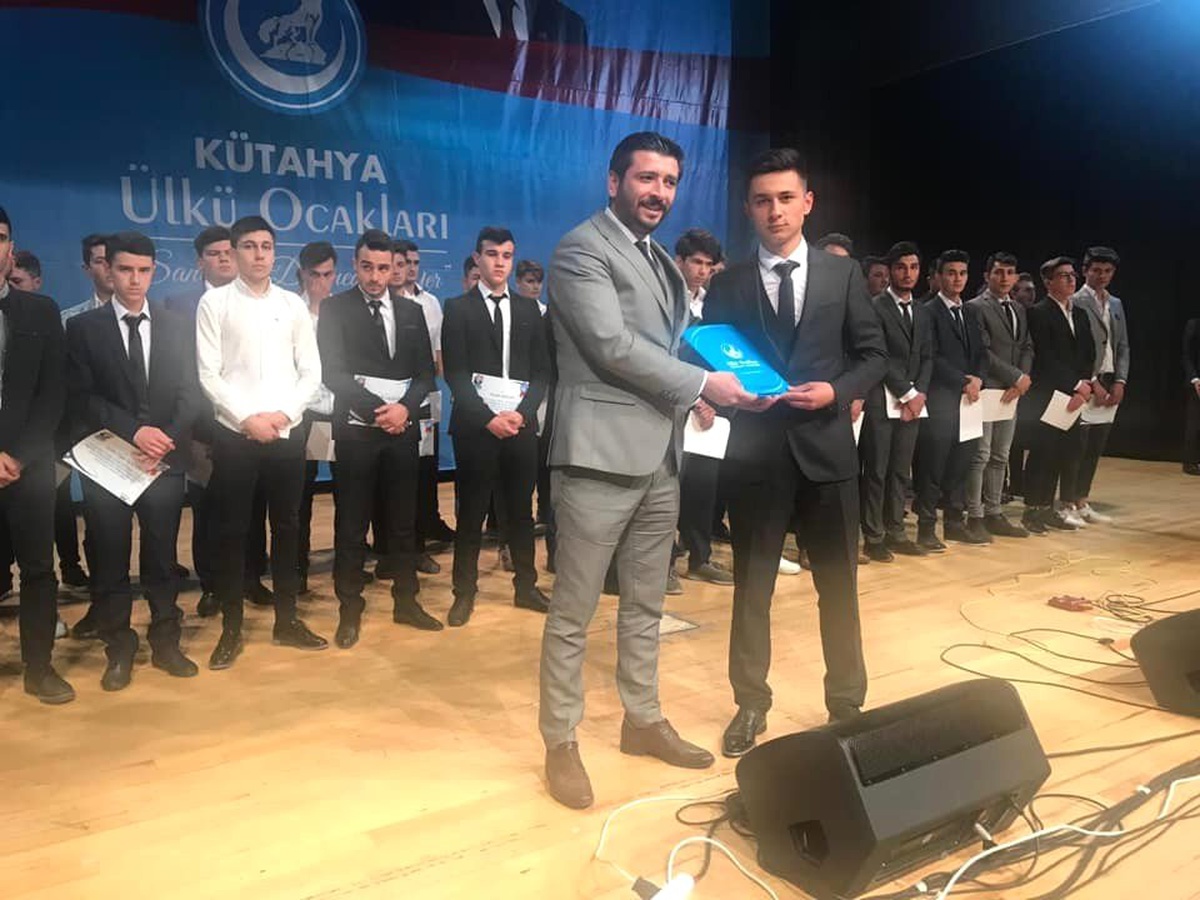 Alparslan Türkeş Akademisi Mezunlarına Sertifika