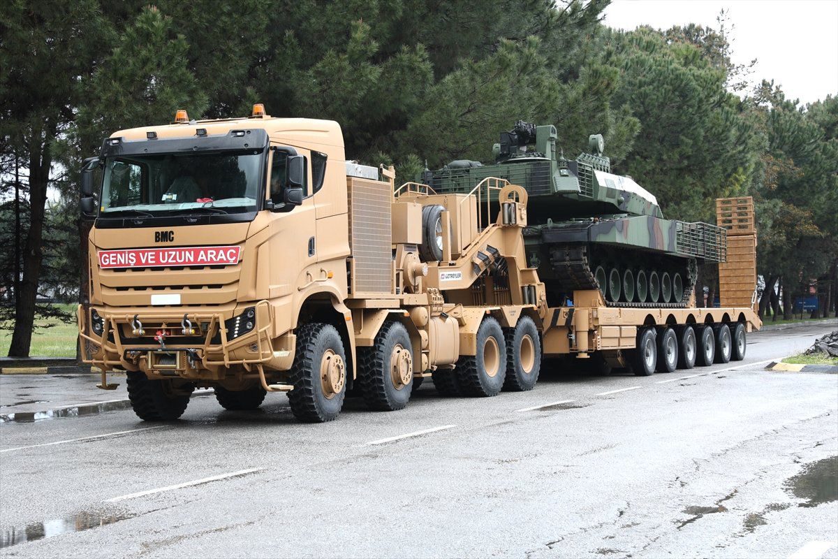 Altay Tankı Gövde Gösterisine Hazırlanıyor