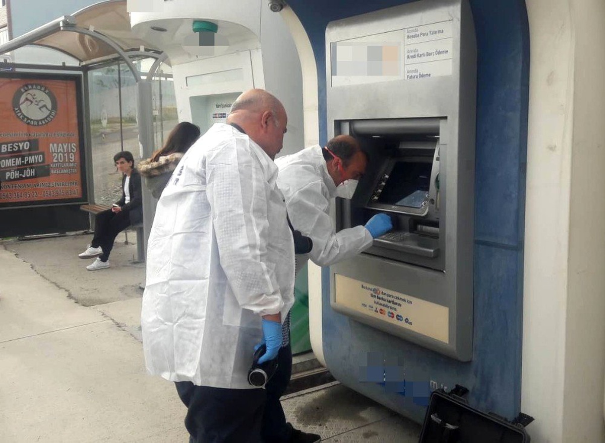 Atm Dolandırıcılarının Oyununu Vatandaş Bozdu