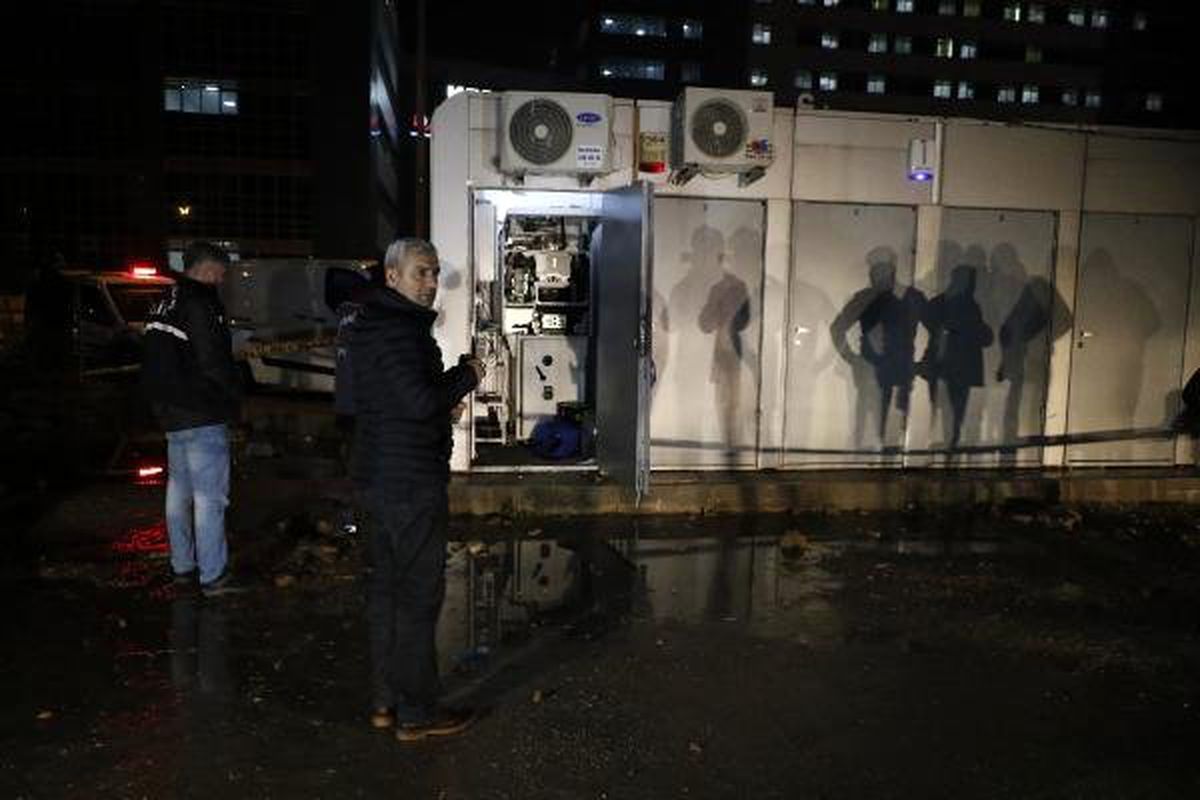Atm\'yi \'Bu Bir Soygundur\' Diyerek Soymuşlar
