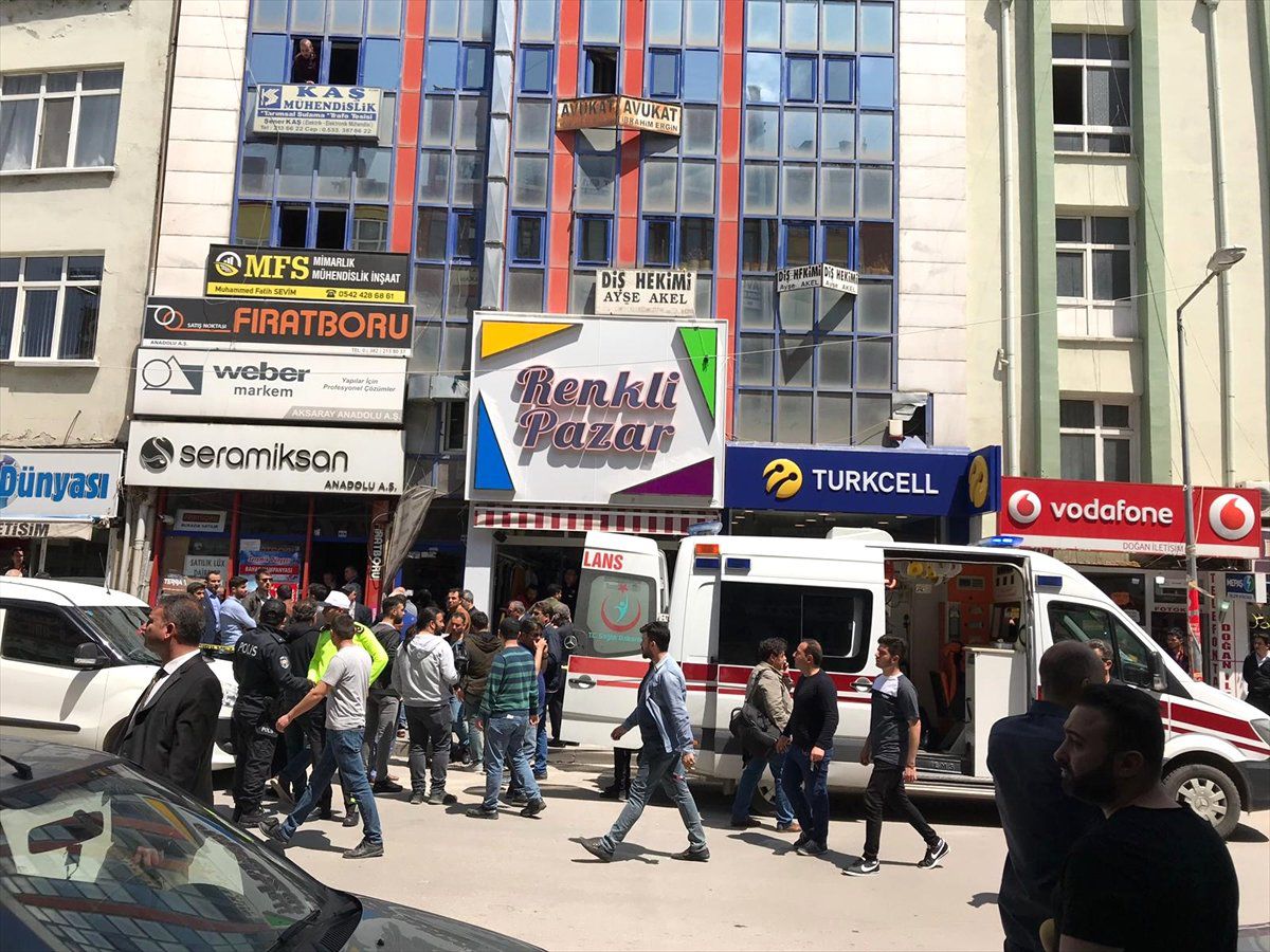 Avukatı Öldürüp İntihar Etti