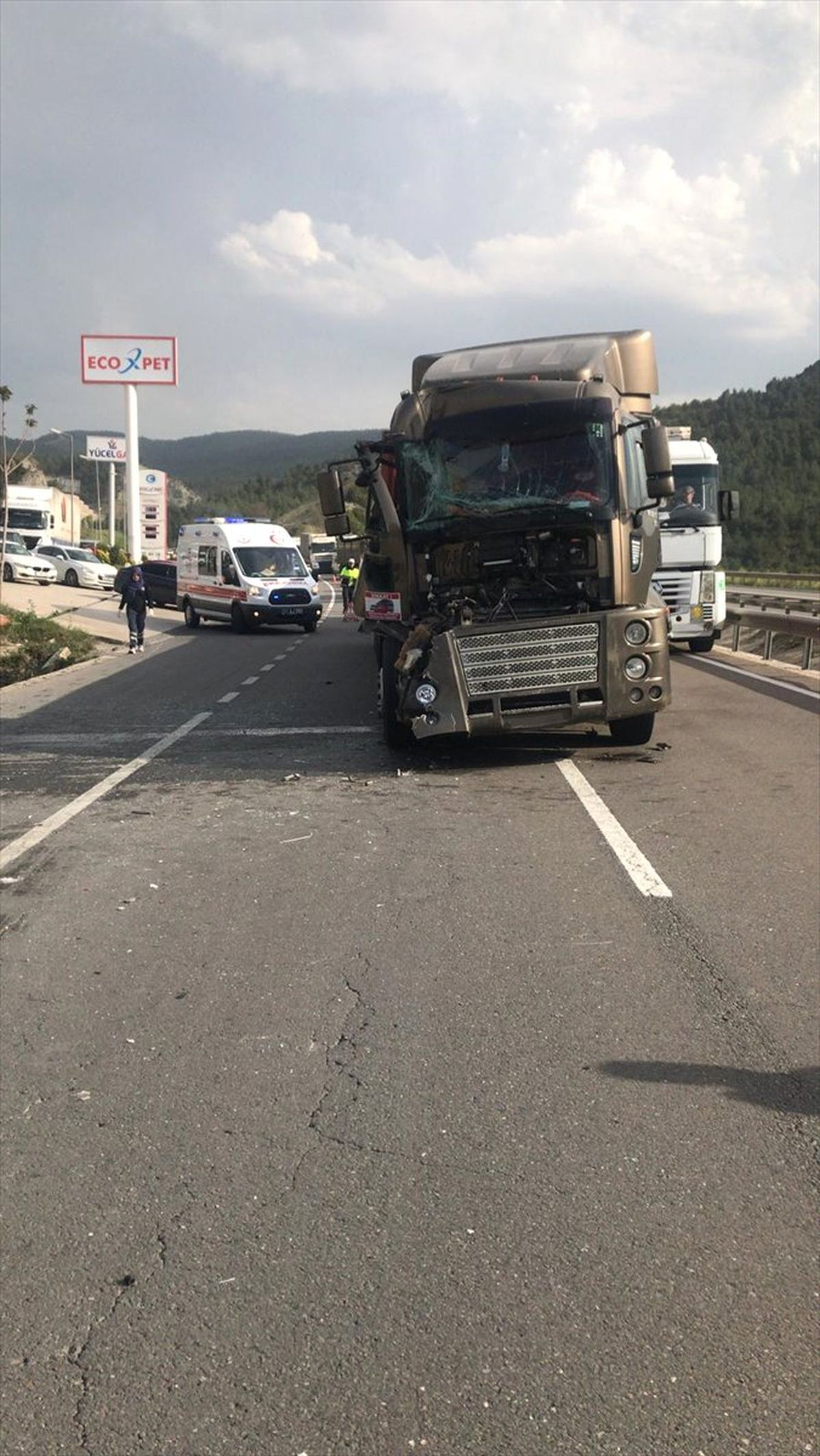 Bilecik\'te Tırlar Çarpıştı: 2 Yaralı