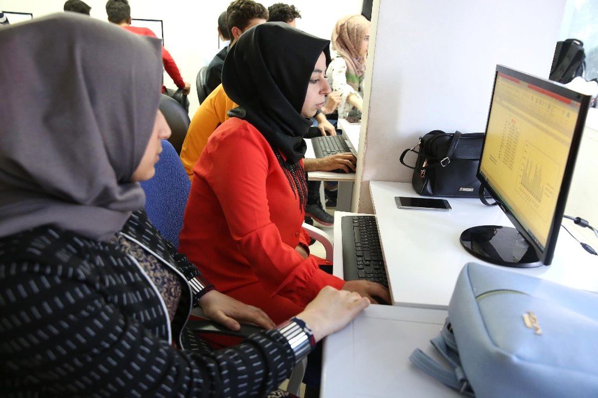 Bilgisayar Kursu ile Hem Teknik Hem de Mesleki Bilgilendirme Yapılıyor