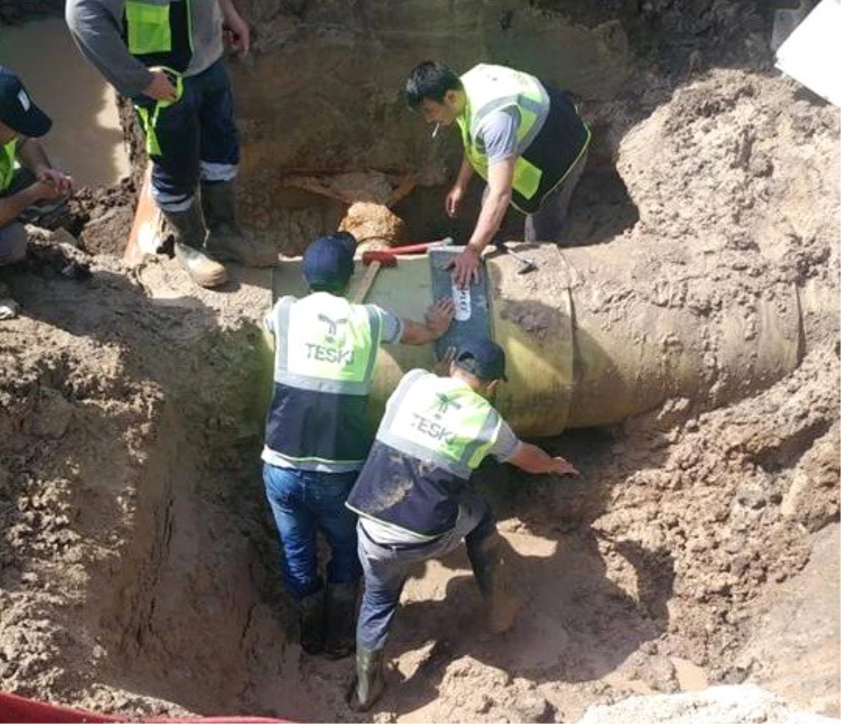 Boru Patladı, Sular Metrelerce Havaya Fışkırdı