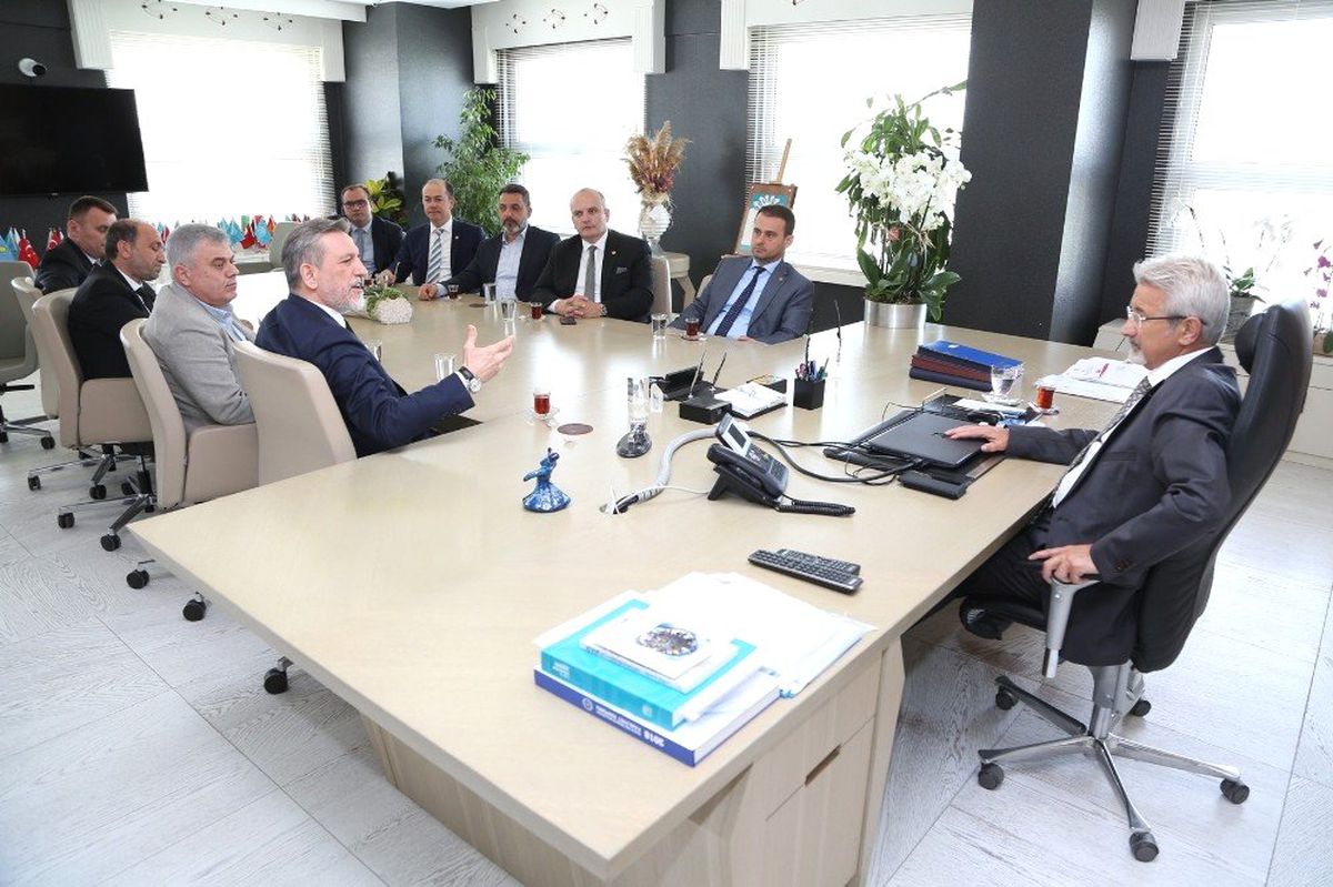 Btso Yönetiminden Başkan Erdem\'e Hayırlı Olsun Ziyareti