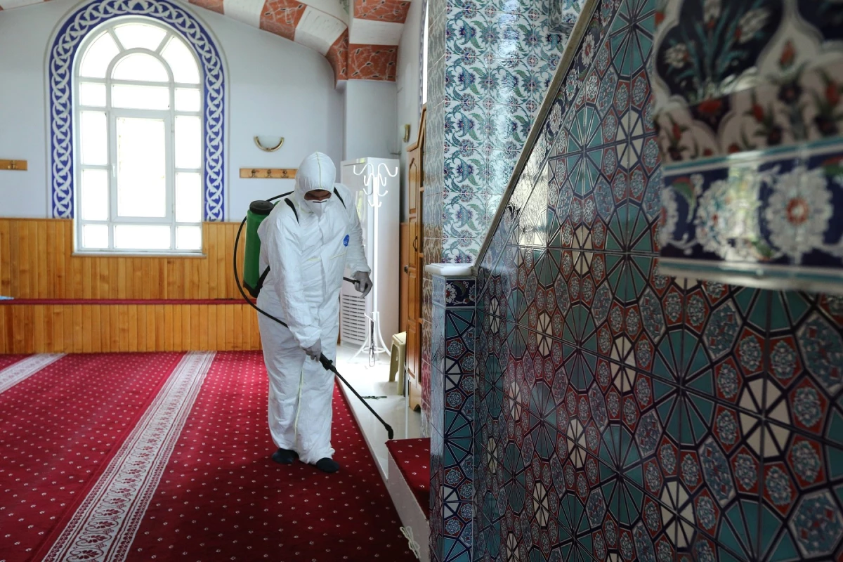 Büyükşehir\'den Ramazan Ayı Öncesi Cami Temizliği